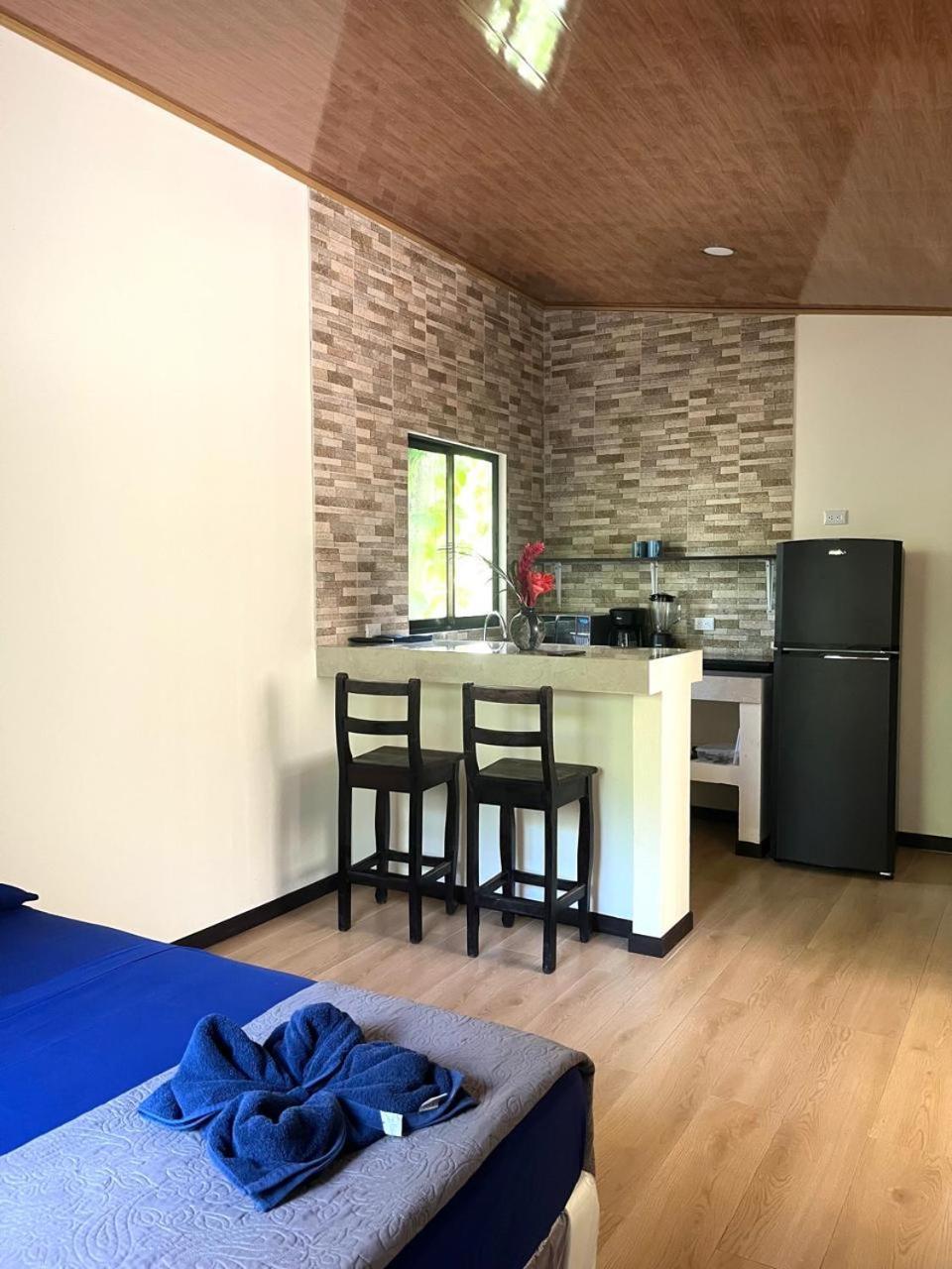 Bambutel Cocles Hotel Puerto Viejo de Talamanca Ngoại thất bức ảnh
