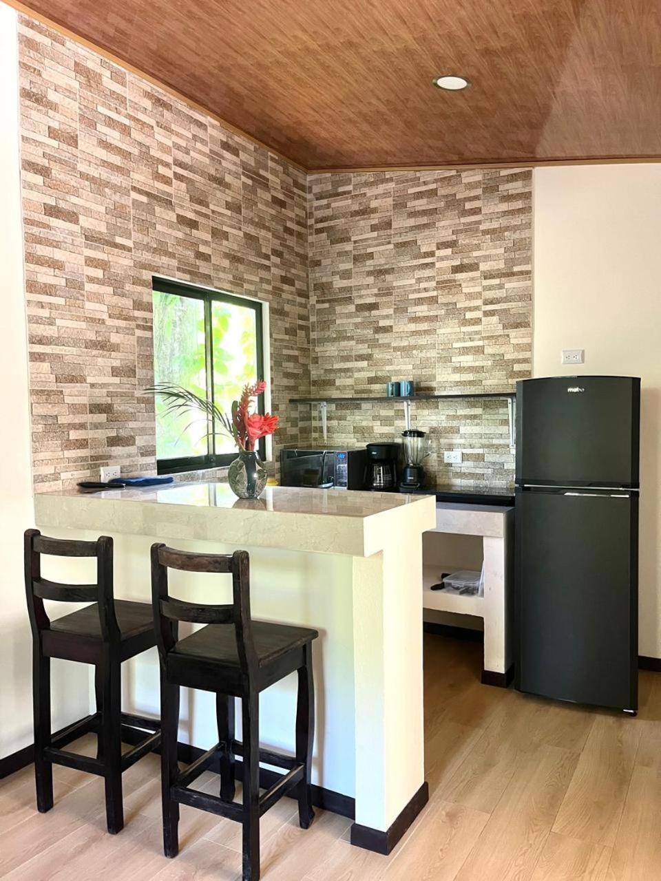 Bambutel Cocles Hotel Puerto Viejo de Talamanca Ngoại thất bức ảnh