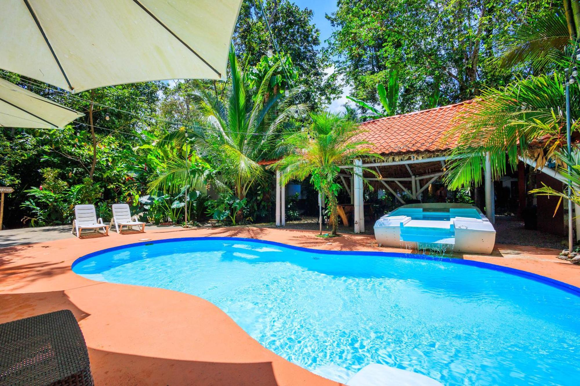 Bambutel Cocles Hotel Puerto Viejo de Talamanca Ngoại thất bức ảnh