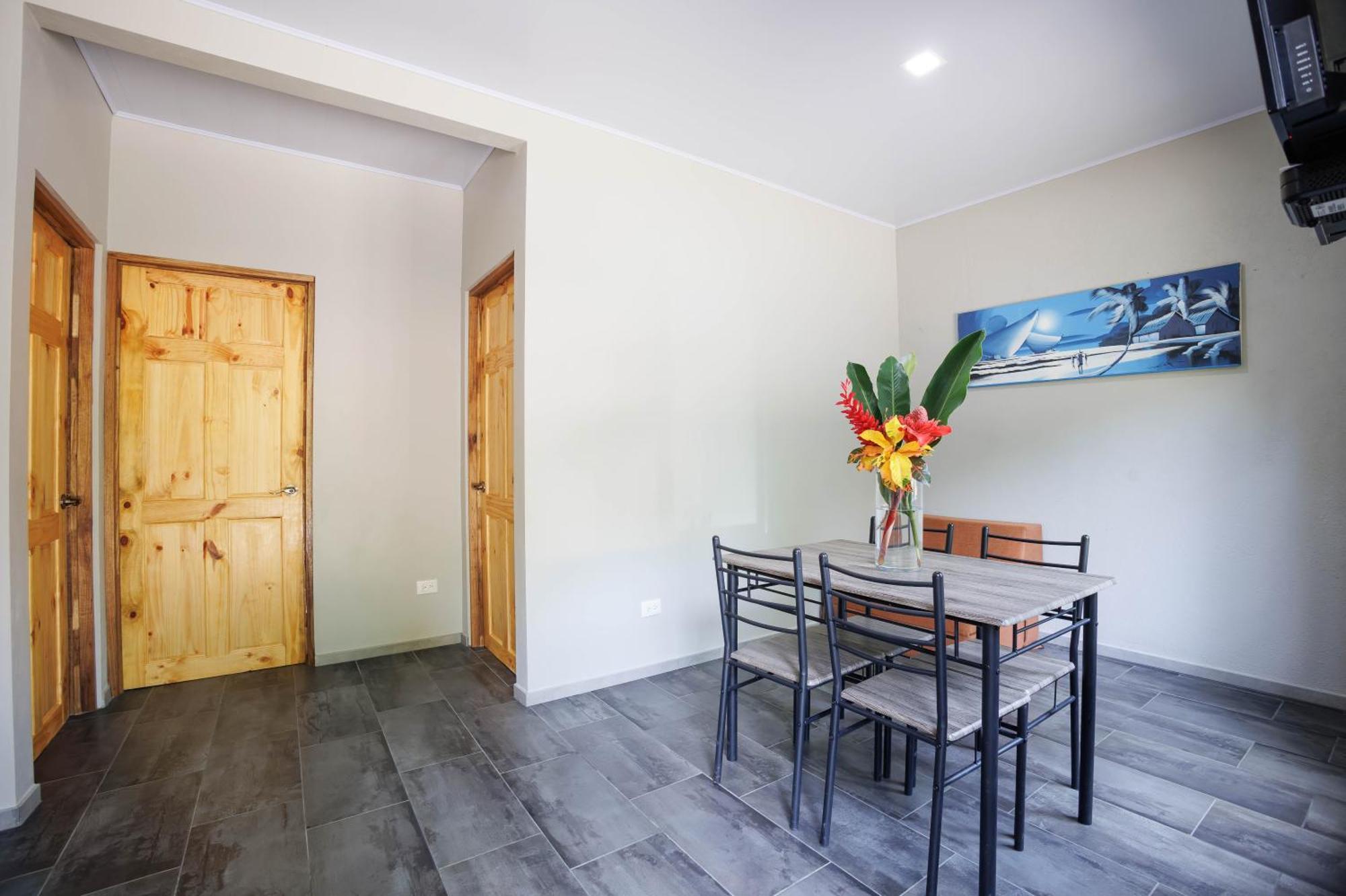 Bambutel Cocles Hotel Puerto Viejo de Talamanca Ngoại thất bức ảnh