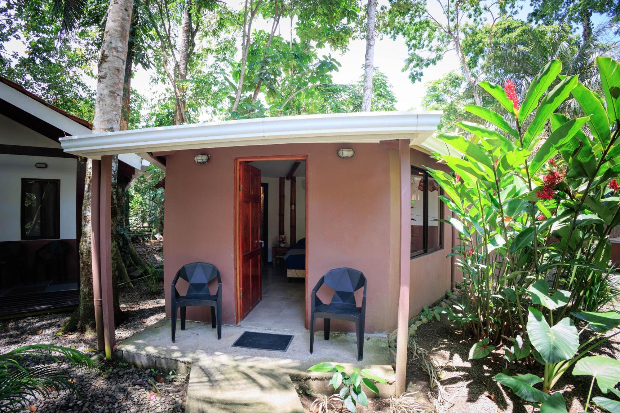 Bambutel Cocles Hotel Puerto Viejo de Talamanca Ngoại thất bức ảnh