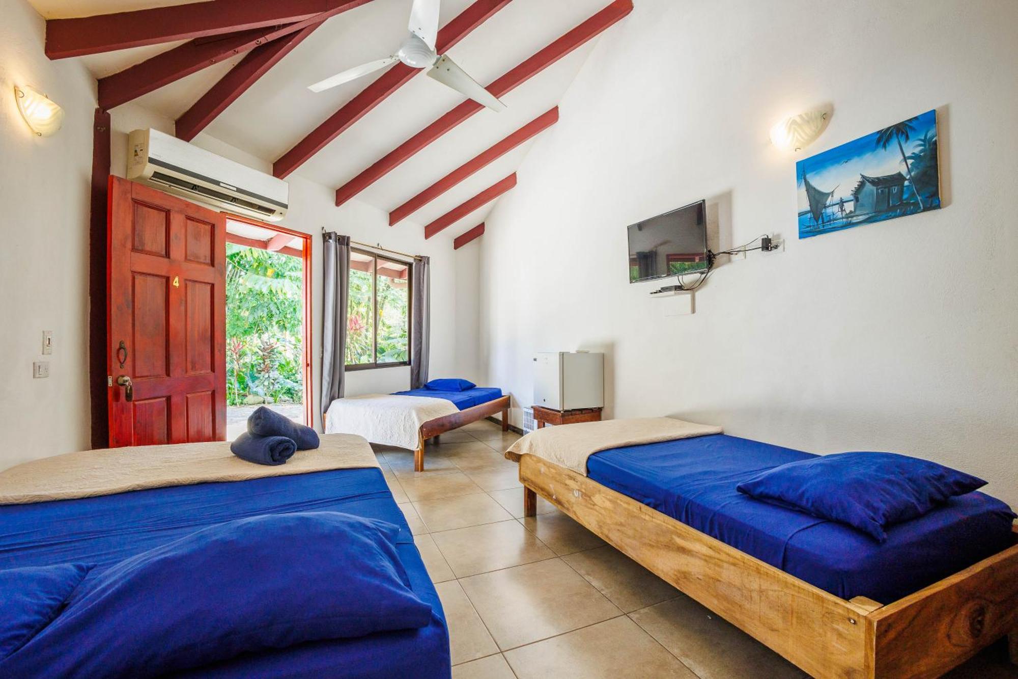 Bambutel Cocles Hotel Puerto Viejo de Talamanca Ngoại thất bức ảnh